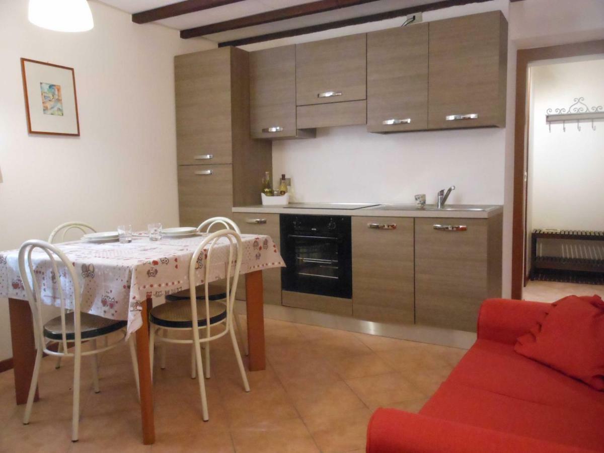 Il Vecchio Cortile Appartement Mandello del Lario Buitenkant foto